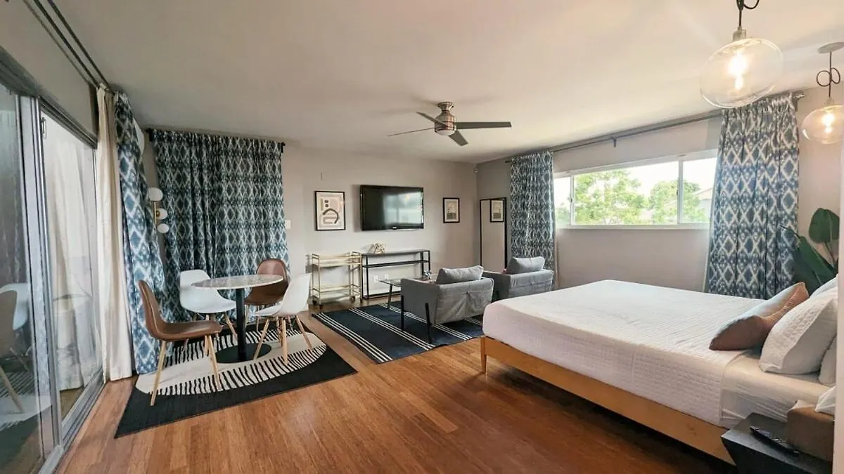 La Huge Mid Century Guesthouse Patio Lax Beach contacts