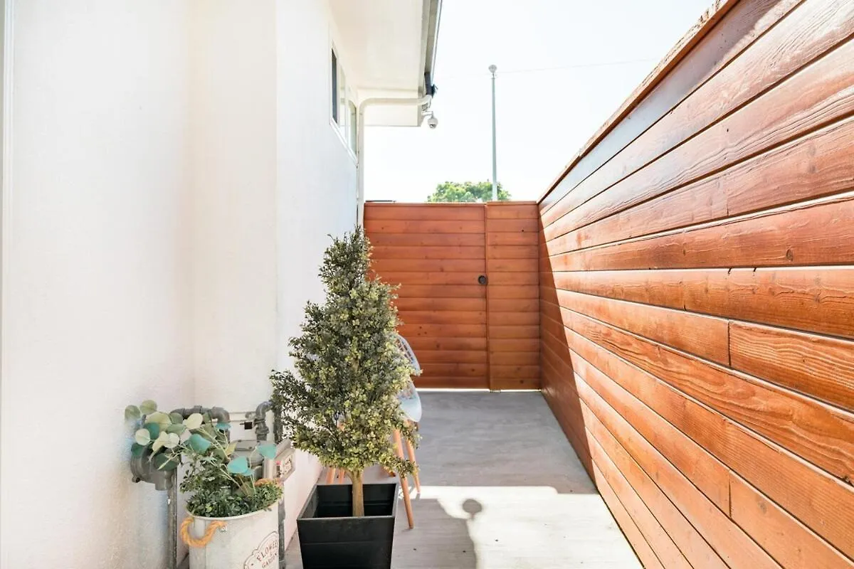 Apartment La Huge Mid Century Guesthouse Patio Lax Beach Los Angeles United States